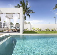 WINDFALL IN PALM COVE - New South Wales Tourism 