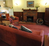 Wintarni Olives Cottage