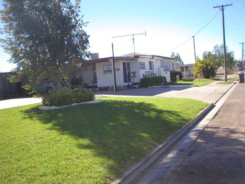 Winton Outback Motel - New South Wales Tourism  1
