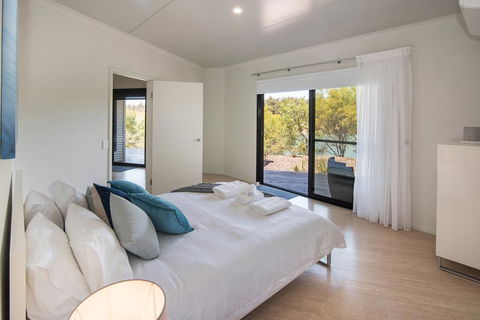 Wirraway Luxury Chalet - New South Wales Tourism  2