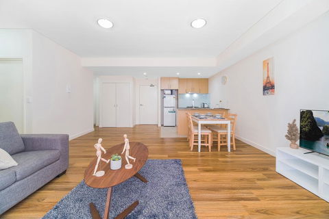Wolli Creek Airport Serviced 2 Bedroom Apartment - New South Wales Tourism  0