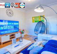 Wollongong station holiday house with Wi-Fi75 Inch TV NetflixParkingBeach - New South Wales Tourism 