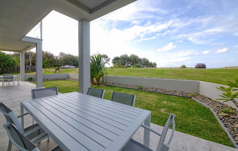 Woolgoolga By The Sea - New South Wales Tourism  1