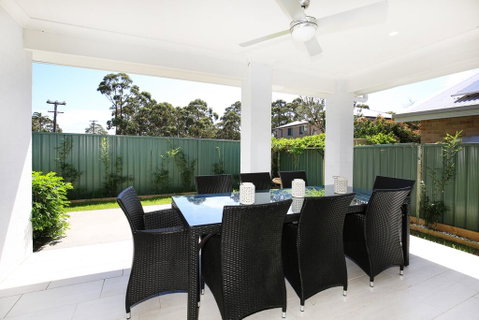 Wowly Waters - Pet Friendly - 1 Min Walk To Beach - New South Wales Tourism  1