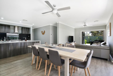 Wowly Waters - Pet Friendly - 1 Min Walk To Beach - New South Wales Tourism  2