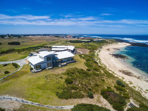 Wytonia Beachfront Accommodation - New South Wales Tourism  0