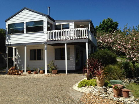 Yarra Glen Bed & Breakfast - New South Wales Tourism  0