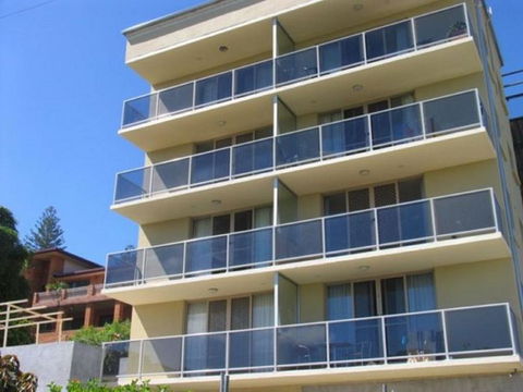 Yamba Towers 2 - New South Wales Tourism  0
