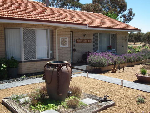 Yellow Gum Bed And Breakfast - New South Wales Tourism  0