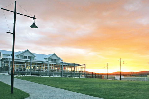 York Cove Holiday Hotel - New South Wales Tourism  0