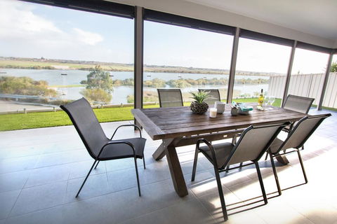 Serenity And Sweeping Murray River Views - New South Wales Tourism  1