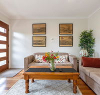 Spacious Bungalow5min walk to station5min to Box HillWiFiParking - New South Wales Tourism 