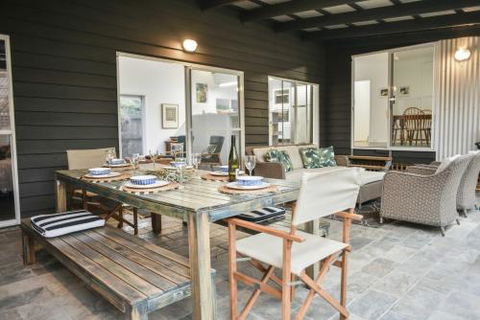 Currimundi Beach House - 1min To Currimundi Lake & Beach - New South Wales Tourism  2