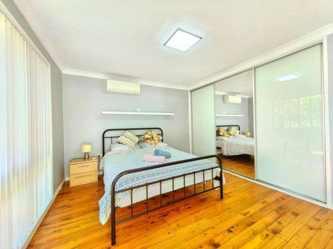 3-BR House Close To Bella Vista & Norwest Express Bus To CBD Free Parking & Wifi - New South Wales Tourism  2