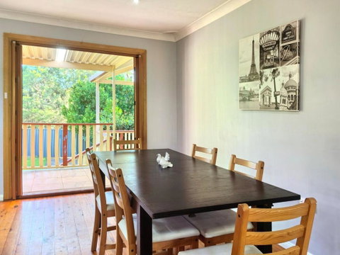 3-BR House Close To Bella Vista & Norwest Express Bus To CBD Free Parking & Wifi - New South Wales Tourism  3