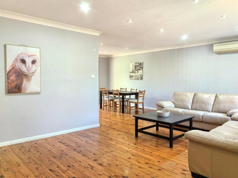 3-BR House Close To Bella Vista & Norwest Express Bus To CBD Free Parking & Wifi - New South Wales Tourism  4