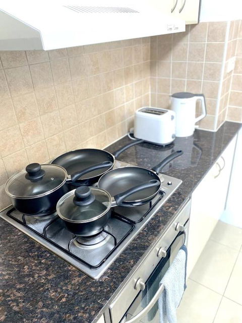 A Cozy 2B2B Apartment Near Airport & Train Station - New South Wales Tourism  4