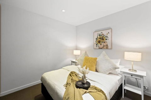 A 2BR Apt With City Views Next To Southern Cross - New South Wales Tourism  4
