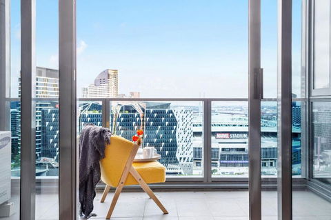 A 2BR Apt With Harbour Views And FREE Parking - New South Wales Tourism  0
