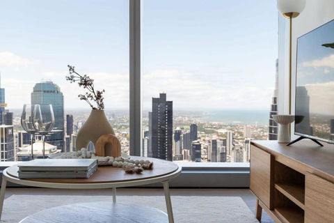 A 2BR Apt With Stunning City Views FREE Parking - New South Wales Tourism  0