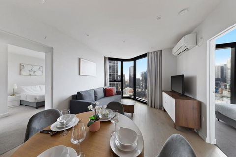 A Chic 2BR Apt Near Melbourne CBD W FREE Parking - New South Wales Tourism  4