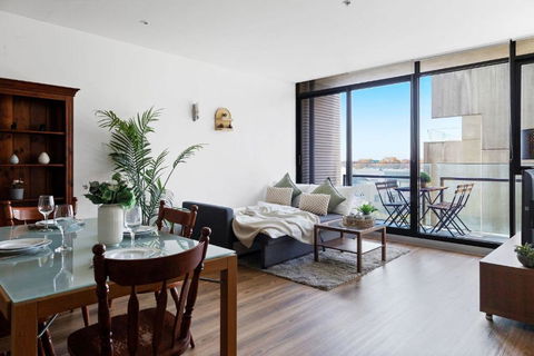 A Chic 2BR Apt Near Melbourne Uni FREE Parking - New South Wales Tourism  2