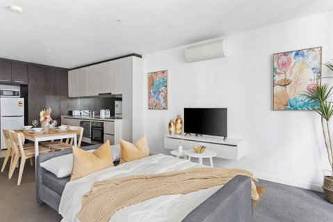 A Chic 2BR Apt Near Southern Cross, With Secure Parking - New South Wales Tourism  4