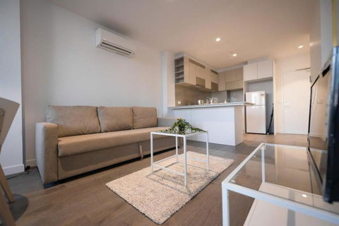 A Chic 2BR CBD Apartment Near Southern Cross - New South Wales Tourism  3