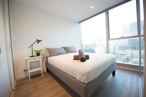 A Chic 2BR CBD Apartment Near Southern Cross - New South Wales Tourism  4