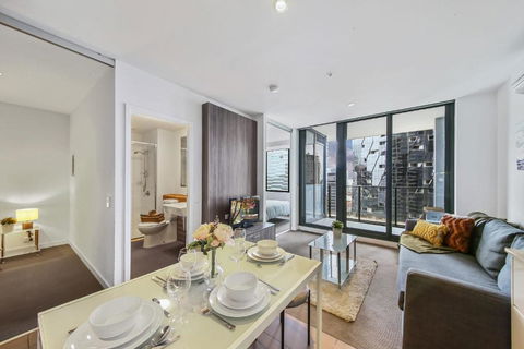 A Chic 2BR Home Near Southern Cross City Views - New South Wales Tourism  0