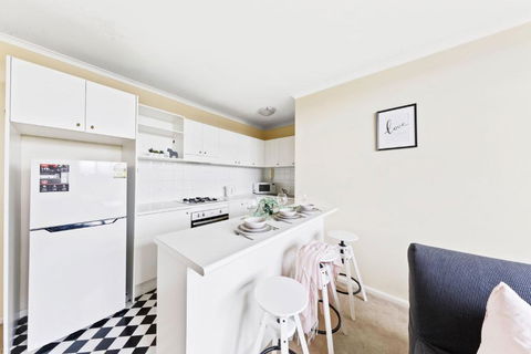 A Comfy & Cozy Apt In Clifton Hill FREE Parking - New South Wales Tourism  3