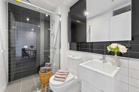A Cozy 2BR Apt Next To Queen Victoria Market & Melbourne Central With City Views - New South Wales Tourism  2