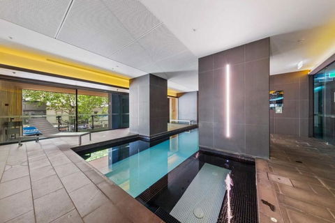 A Cozy 2BR Apt Next To Queen Victoria Market & Melbourne Central With City Views - New South Wales Tourism  3