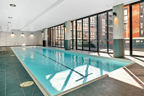 A Cozy & Plush 2BR Apt Next To The Yarra River - New South Wales Tourism  2