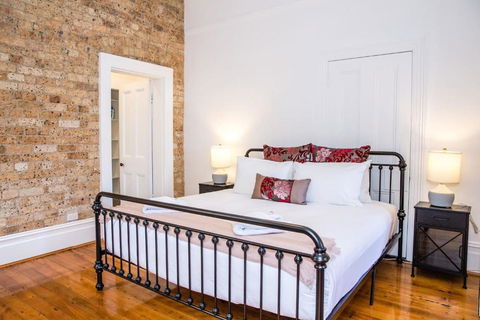 A Designer Apartment With Classic Heritage Details - New South Wales Tourism  3