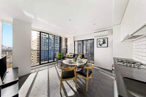 A Modern & Spacious 2BR Apt City Views Southbank - New South Wales Tourism  2