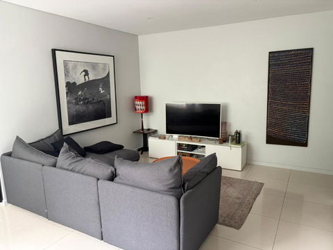 A Modern Two Bedroom Apartment! Quiet, Secure And 1 Minute Walk To Bondi Beach! - New South Wales Tourism  4