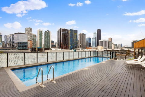 A Stylish 2BR Apt With FREE Parking - New South Wales Tourism  3