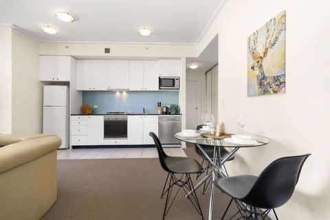 A Stylish Apt City Views Next To Darling Harbour - New South Wales Tourism  4