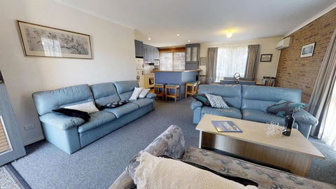 Aalen Alpine Family - New South Wales Tourism  0