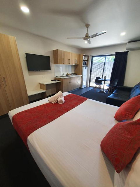 Abode37 Motel Emerald - New South Wales Tourism  1