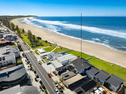 Absolute Beachfront Apartment 11B - New South Wales Tourism  1