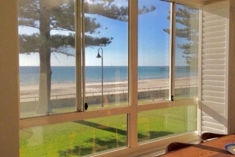 Absolute Beachfront Apartment, Amazing Sunsets - New South Wales Tourism  0