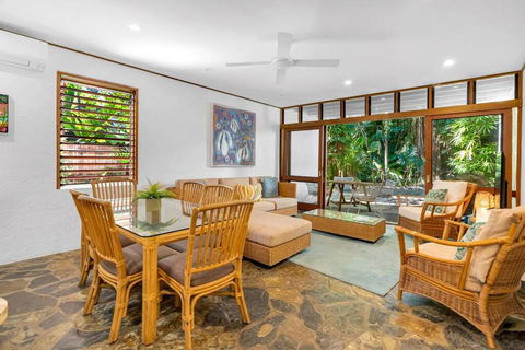 Absolute Beachfront, Heart Of Port Douglas - 24 S - New South Wales Tourism  0
