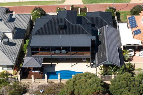 Absolute Oceanfront Retreat - New South Wales Tourism  2