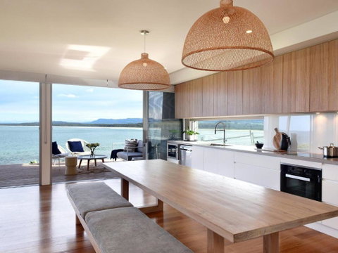 Absolute Waterfront - New South Wales Tourism  1