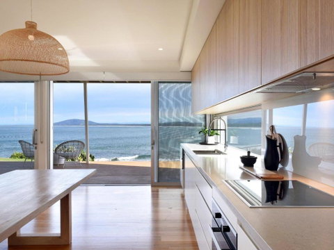 Absolute Waterfront - New South Wales Tourism  2