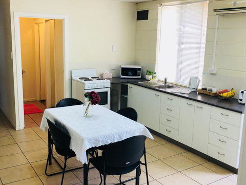 Accommodation @ Isa - New South Wales Tourism  3