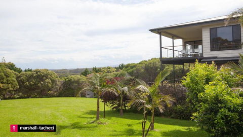 Adelong Secluded Beach House Linen Provided Bermagui - New South Wales Tourism  1