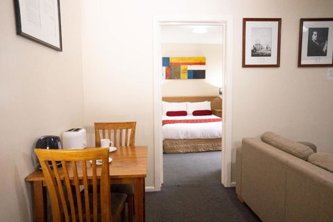 Admiralty Inn - New South Wales Tourism  3